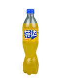 Fles Fanta Mango frisdrank uit China met gele vloeistof en blauwe dop

