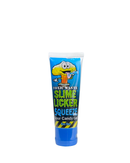 Blauwe tube met cartoon en groene slime letters, zure snoepgel met blauwe frambozensmaak


