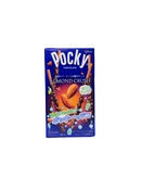 Blauw doosje Pocky met chocolade en knapperige amandelstukjes, Japanse verpakking

