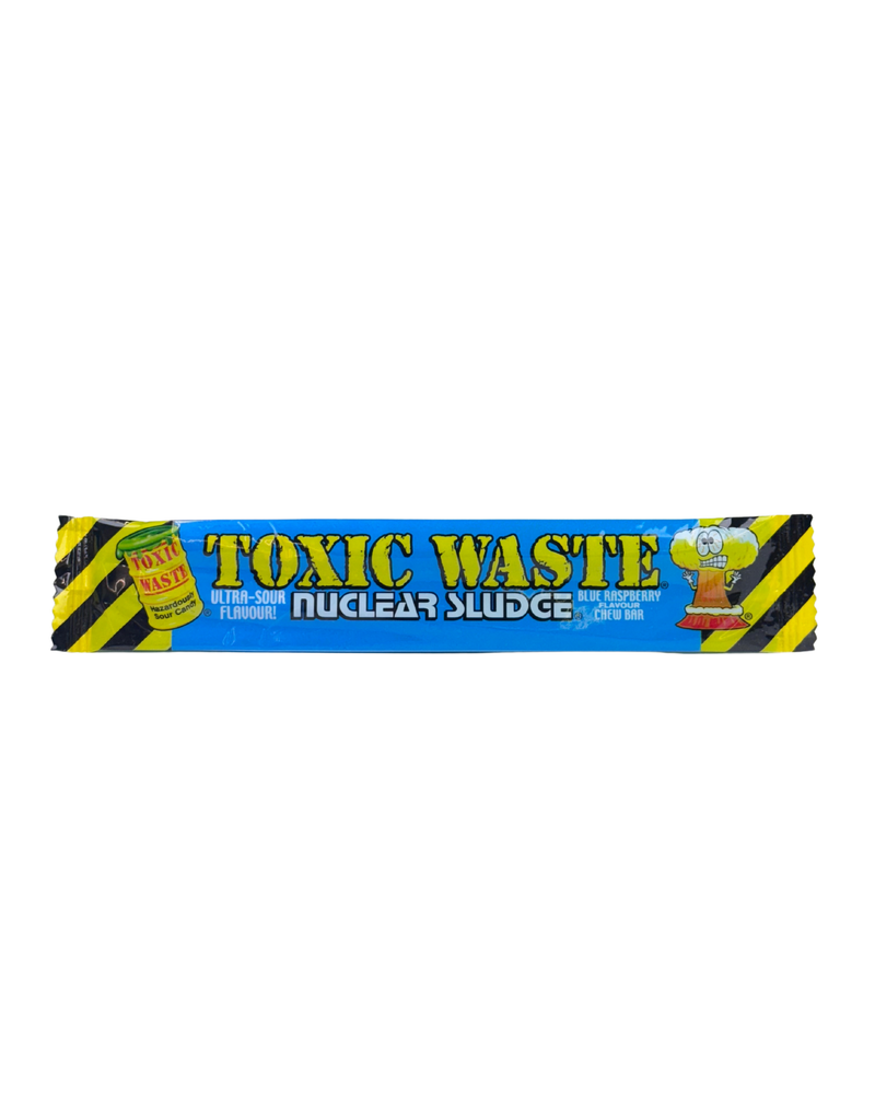 Blauwe verpakking van Toxic Waste Nuclear Sludge met blauwe framboos smaak en cartoon-explosie