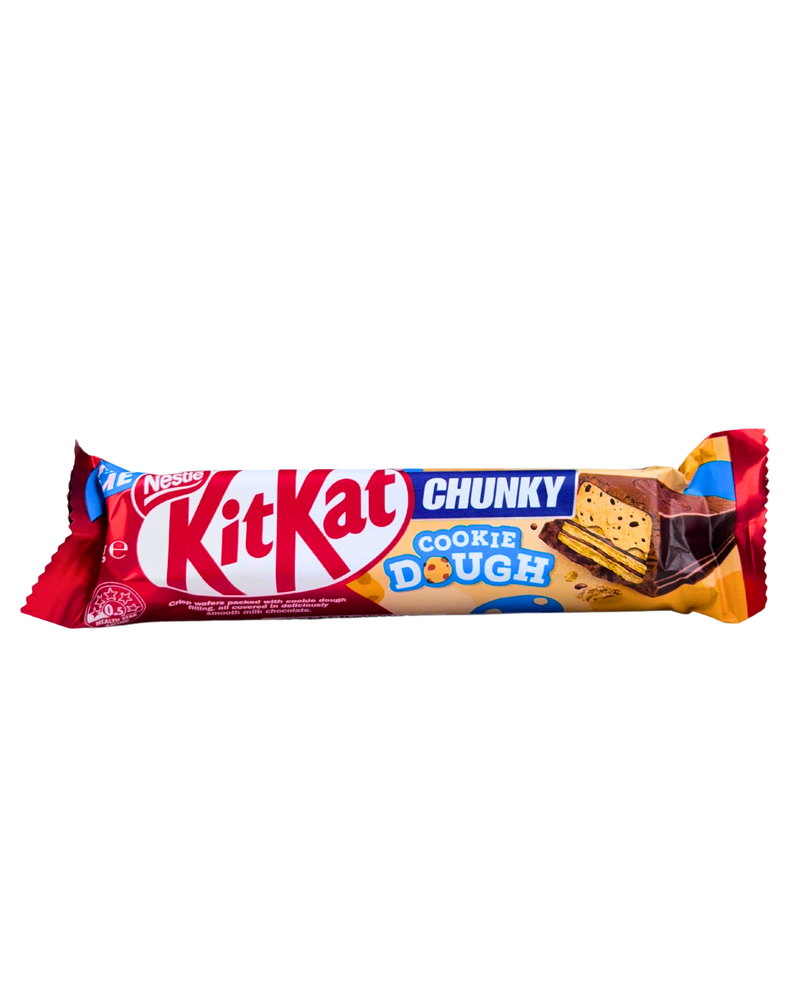 Verpakking van KitKat Chunky met vulling van koekdeeg en knapperige wafel

