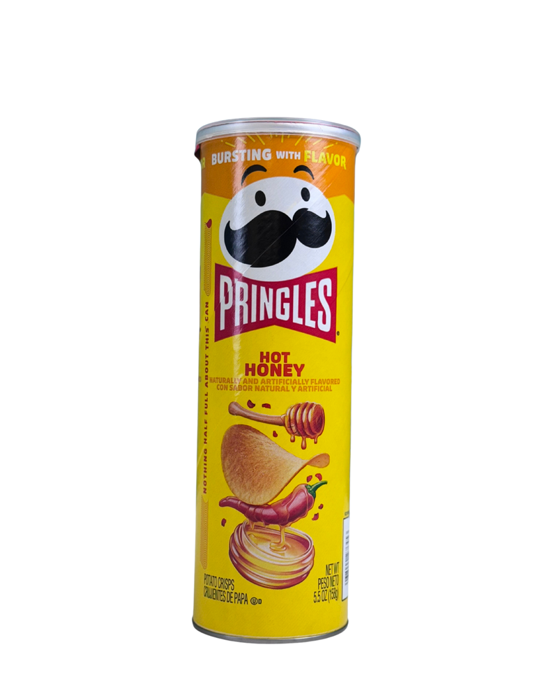Gele Pringles koker met Hot Honey smaak, honingdruppel en chilipeper illustratie