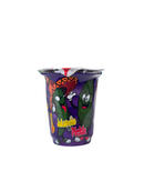 Paarse snackbeker met vrolijke cartoon-illustraties van een jalapeño en een augurk, met de tekst "Jalapeño vs Pickle" op de verpakking.

