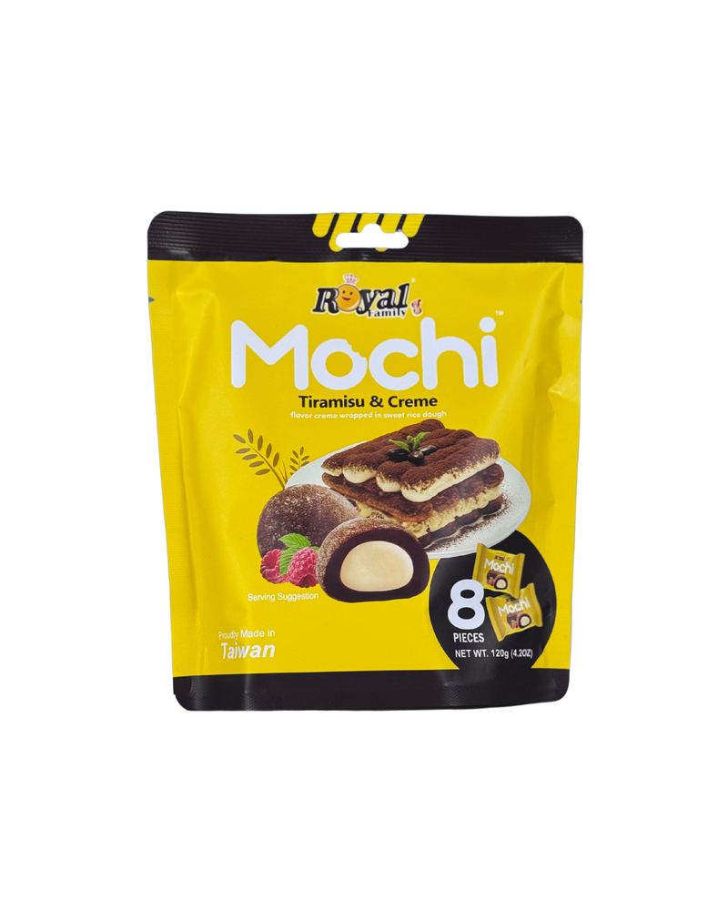 Gele verpakking Royal Family Mochi met tiramisu taart en gevulde mochi’s afgebeeld