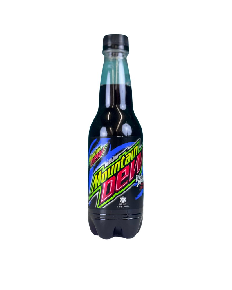 les Mountain Dew Pitch Black met donkere citrus punch smaak